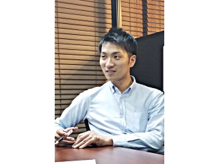 社員紹介　澤野マネージャー