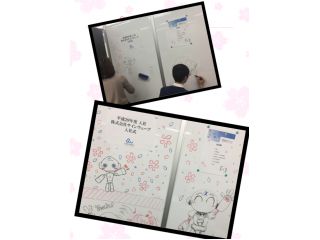 ホワイトボードに桜が咲きました☆彡