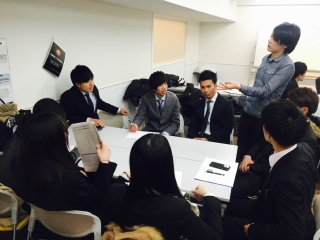 学生も交えて新年初会議！