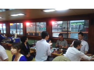 屋形船で「下期決起会」