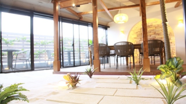 【夢が膨らむ変わったオフィスって…？】バリ、ハワイ、ラウンジ、ビーチ…これ全部会議室の名前です。笑