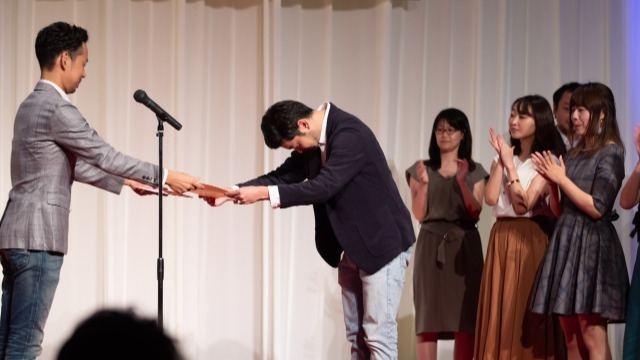 【半年に一度開催されるアワードの様子をお届け！】表彰の裏側にはいつもドラマがあります…(涙)(涙)