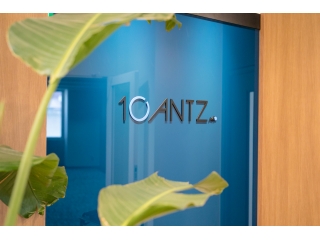 10ANTZの社名の由来とは？