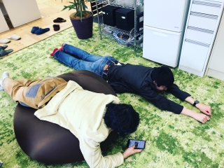 サービシンク自慢のリラックスルームを紹介します！