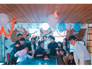 社長の28歳の誕生日をみんなでお祝いしました！