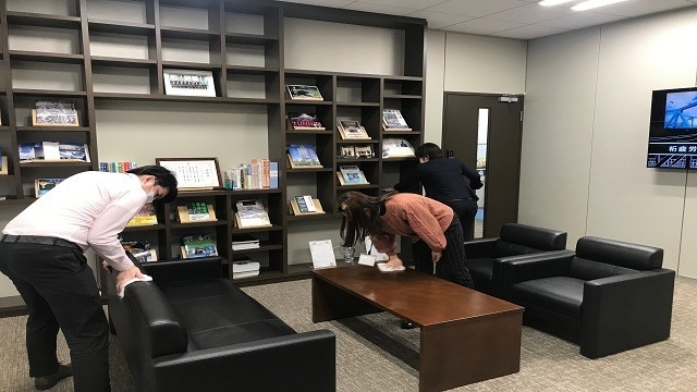 大掃除をしています