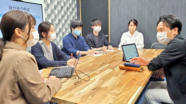 23卒必見！理系研究者から介護業界へ転身した社長がトップの会社です！