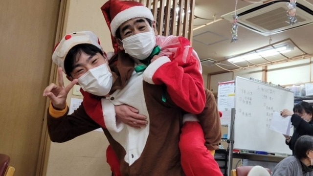 スタッフも一緒に楽しむ！クリスマスイベント開催♪【シニアサービス×マーケティング】