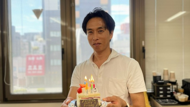 社長にサプライズ！バースデーケーキ！＃社内＃社風＃ゆるい日常