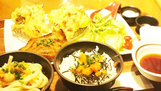 ブログアップ：2日目　池袋にてランチをしてきました。