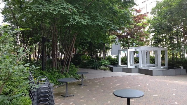 【外で食べるランチはおいしい】