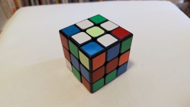 ルービックキューブ始めました。