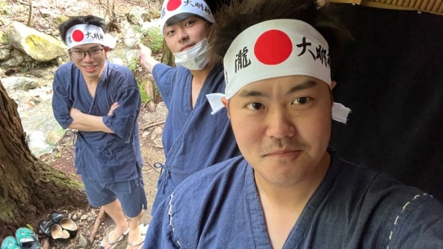 【あの3人が滝行に！？】