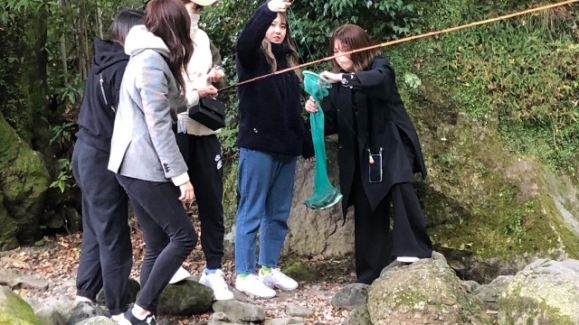 【社員旅行でマス釣り大会？！】