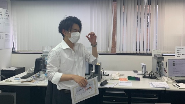 【社内イベント～累計50台で表彰！！～】