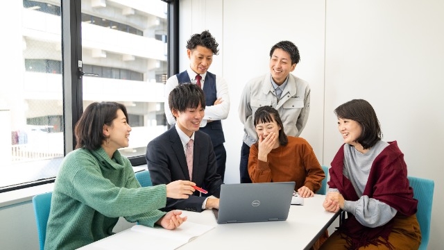 はじめまして、カルモアです。