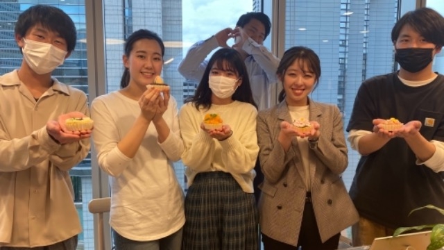 オフィスでの休憩時間♡