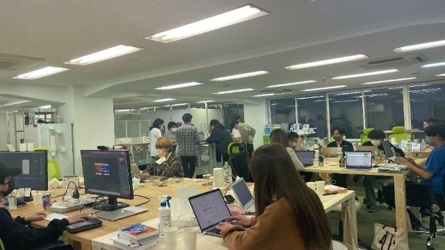 【仕事風景】こんな感じで仕事しています！！！