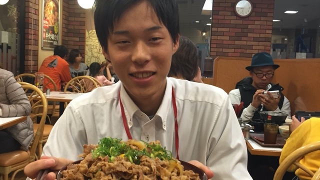 ♢社員紹介シリーズ♢GMTで１番の大食いインターン生！！