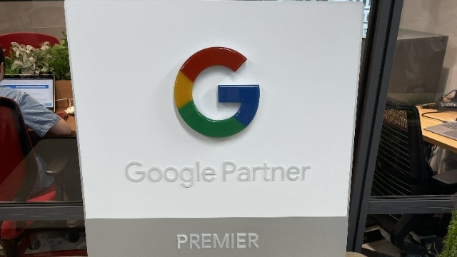 オフィスに謎の置物・・・？