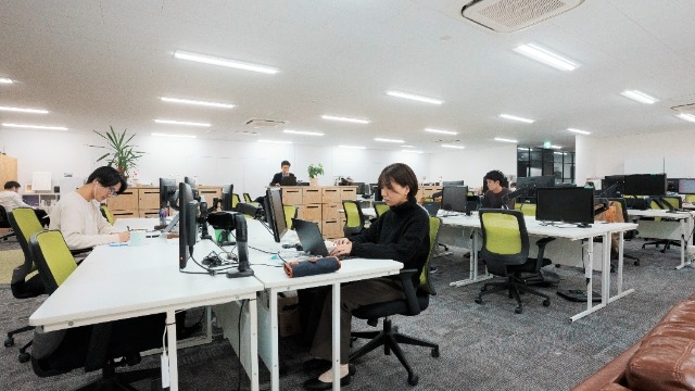 フリーアドレス制で働くってこんな感じです！