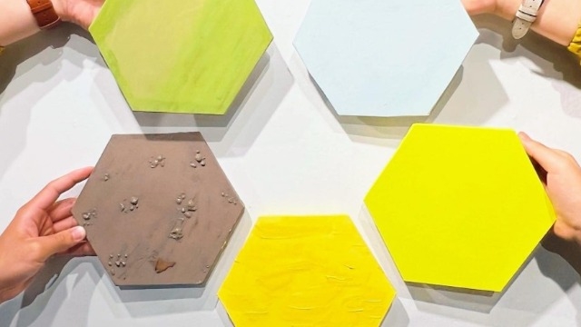 内定式終了後、お昼を食べてからは色のワークショップを行いました！