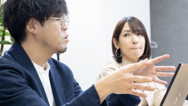 ミーティングや面談もオープンに。