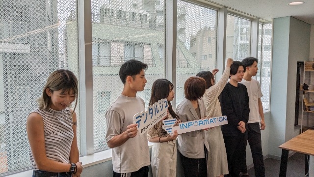 新オフィスで写真撮影を行いました！