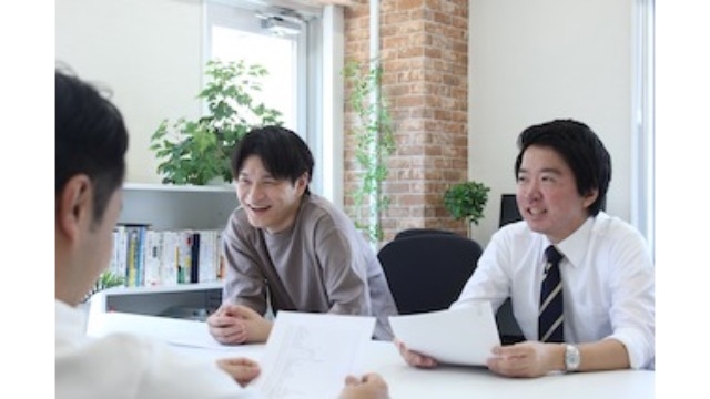 【2023年内定者】あると便利？ 対面就活時に役立つ4つの持ち物！