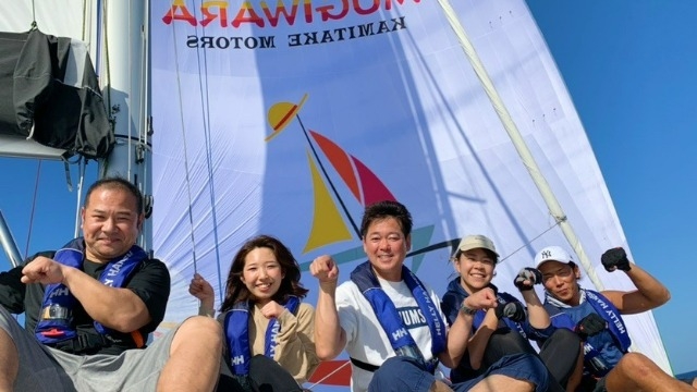 【夢は社員全員で世界一周！？】日本に3つしかないクルージングヨットを持つ車屋！