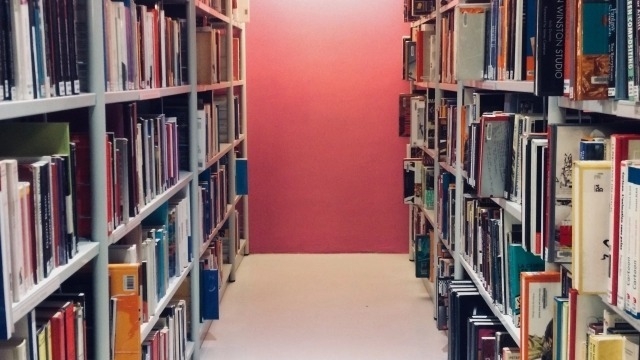 【マクロジの本棚 vol.6】EC運用に携わる人におすすめのビジネス書3選