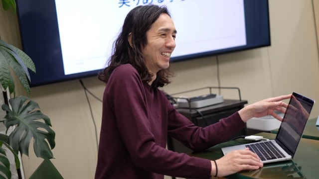 社内勉強会：「個性と品格」を身につけるため代表自らが開催！