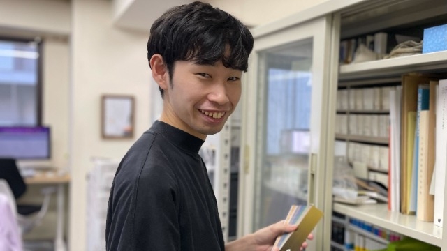 メンバー紹介⑧:「クライアントが本当に求めるデザインを」ストイックに追求するデザイナー