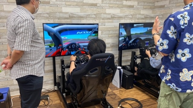 会議室にレーシングカーが？！？！