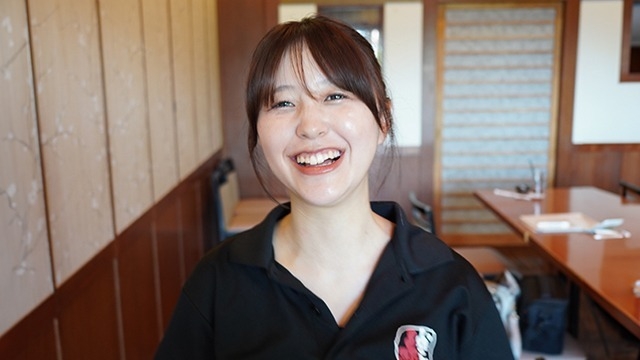 【先輩インタビュー】接客も料理も好き！ 「また食べにくるね」と言ってもらえるのが嬉しい