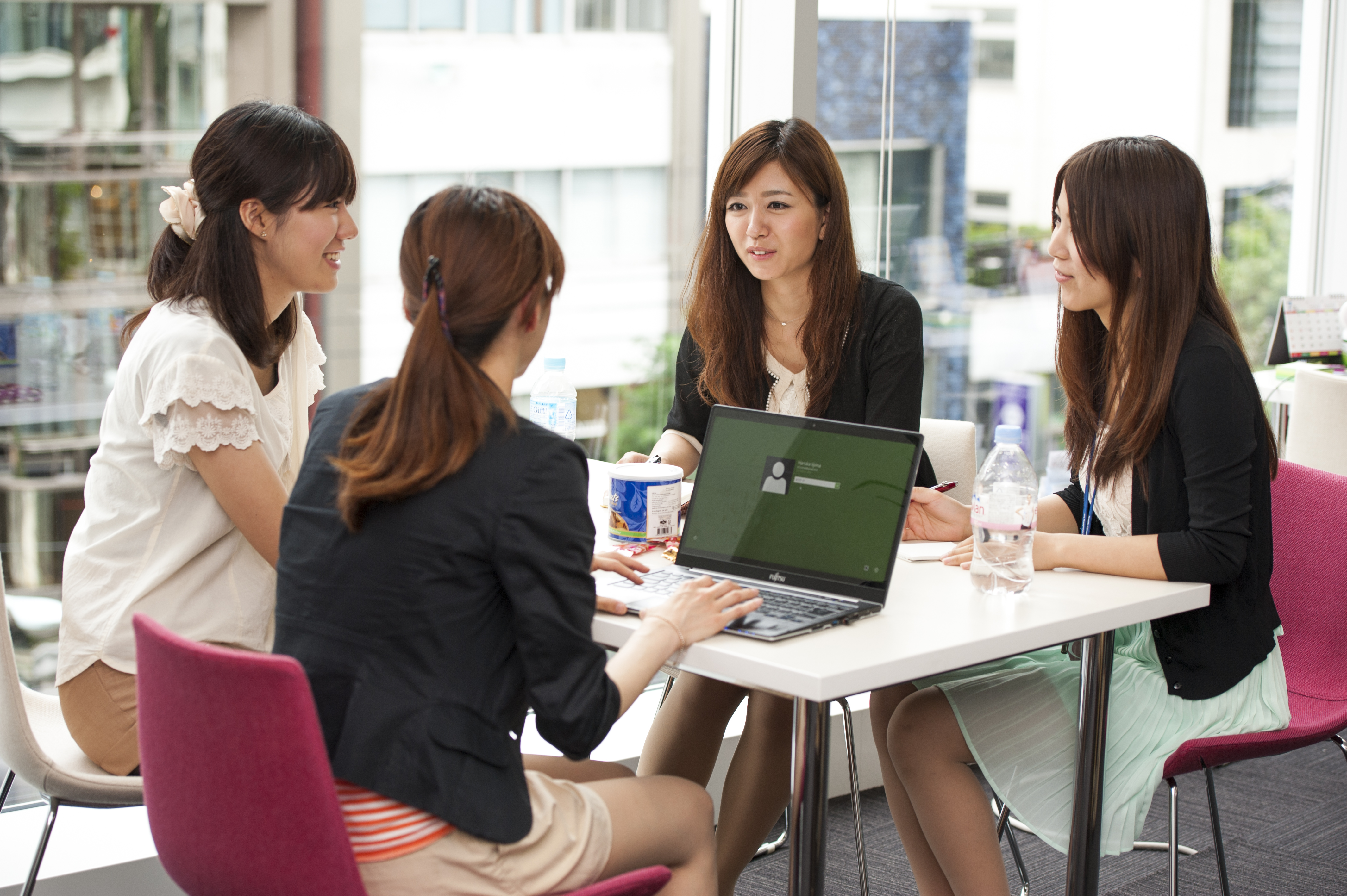 女子大生必見!!!「女の就活塾」開校します☆