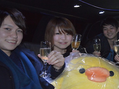 リムジンで誕生日パーティを開催！