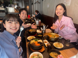 四半期に1万円までランチ経費が支給されますので、メンバー同士でのコミュニケーションも盛んです。